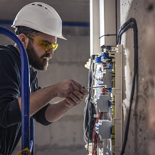 Manutenção e execução de infraestruturas elétrica
